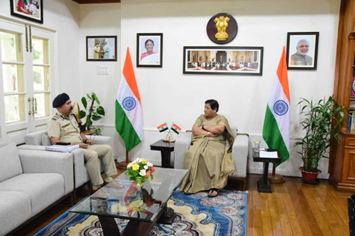 मणिपुर मामला : गवर्नर ने डीजीपी से मुलाकात की, अपराधियों के लिए कठोर सजा की मांग